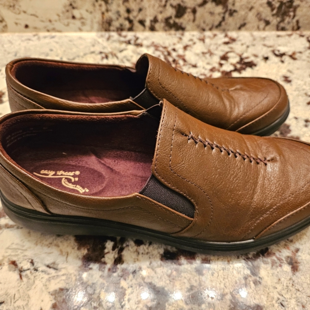 Easy Street Womens Ultimate Slip-On Shoe